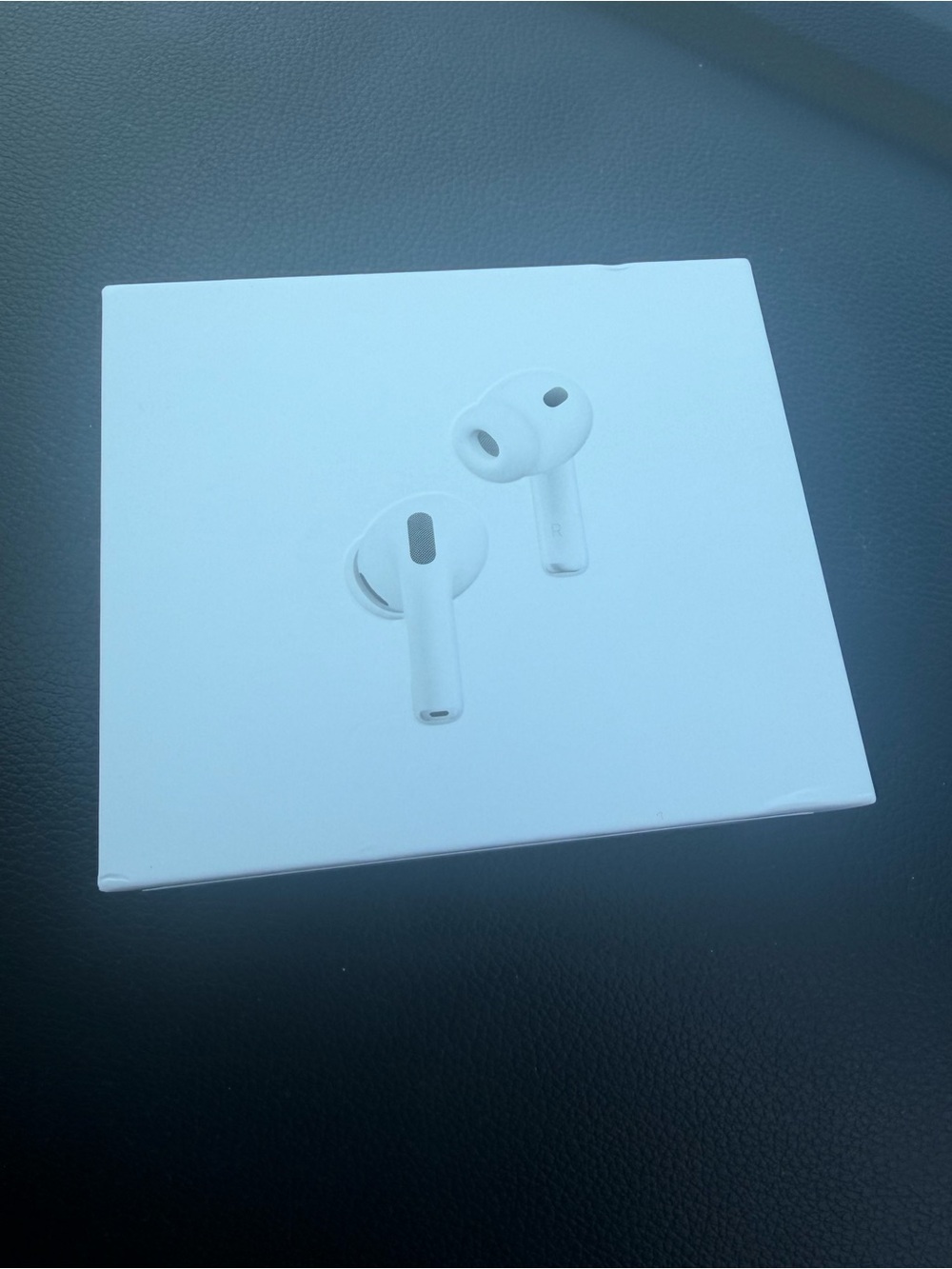 Apple White Wireless Earbuds with Charging Case